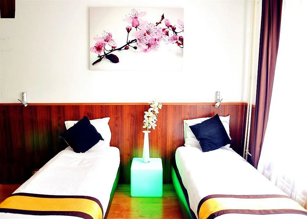 Hotel Flipper Amsterdam 2*,