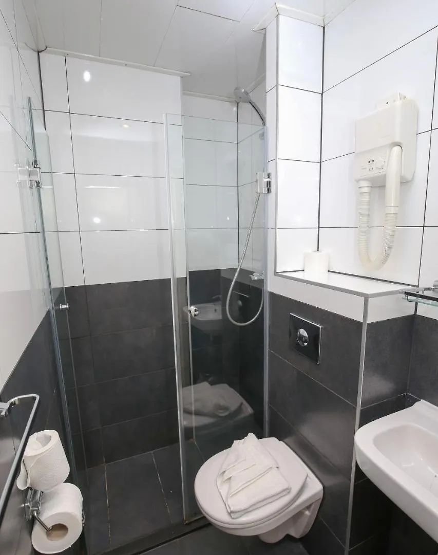 Hotel Flipper Amsterdam 2*,